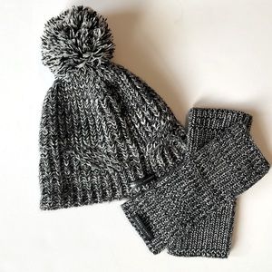 REBECCA MINKOFF BLACK & WHITE KNIT BEANIE AND FINGERLESS GLOVES- OS